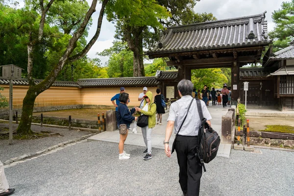 Kyoto, Japan - 3 juli 2018: woonruimte in Kuri Hall, Kinkakuji Tempel — Stockfoto