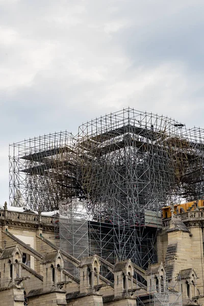 Iglesia Catedral de Notre Dame de París Trabajos de reconstrucción después del incendio — Foto de Stock
