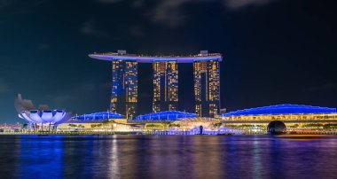 SINGAPORE - 31 Ocak 2020: Güzel Marina Körfezi Kumları ve Sanat Bilimleri Müzesi