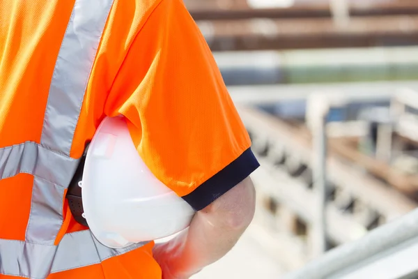 Construction worker working at a building site — Stock Photo, Image