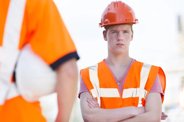 Confident Architect Standing Arms Crossed At Construction Site — Stock Photo, Image