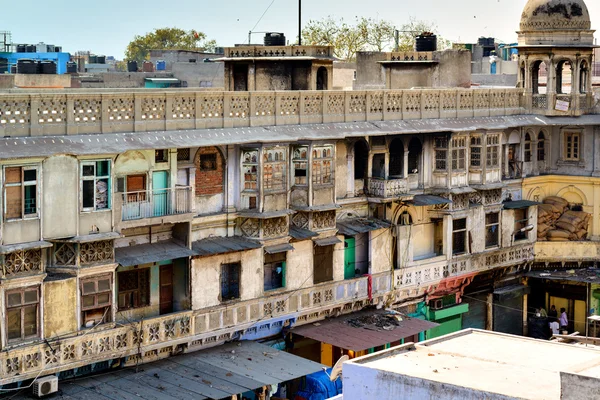 典型的な住宅屋根古いデリー、インド生活 — ストック写真