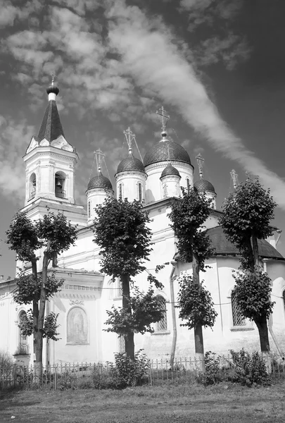 White Trinity Church,  in Tver, black and white — Stock Photo, Image