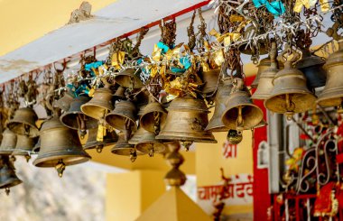 Pirinç çanları antik hindu Tapınağı içinde