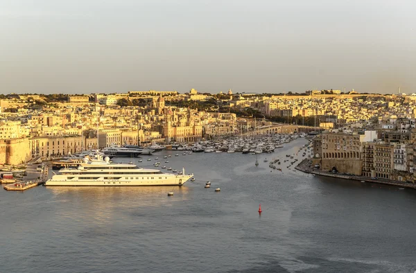 Vittoriosa γιοτ Μαρίνα ηλιοβασίλεμα Πανόραμα — Φωτογραφία Αρχείου