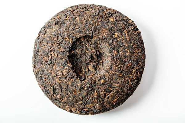 Çin puer çay beyaz arka plan üzerinde disk — Stok fotoğraf
