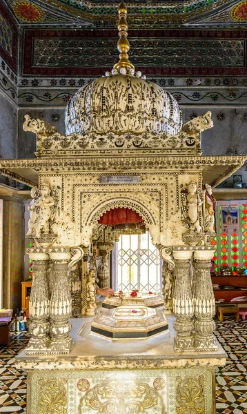 Jain tempel interior, kalkutta, indien — Stockfoto