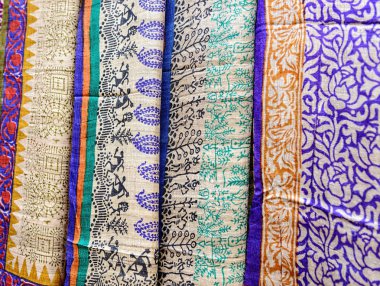 Bir pazarda Hint şal