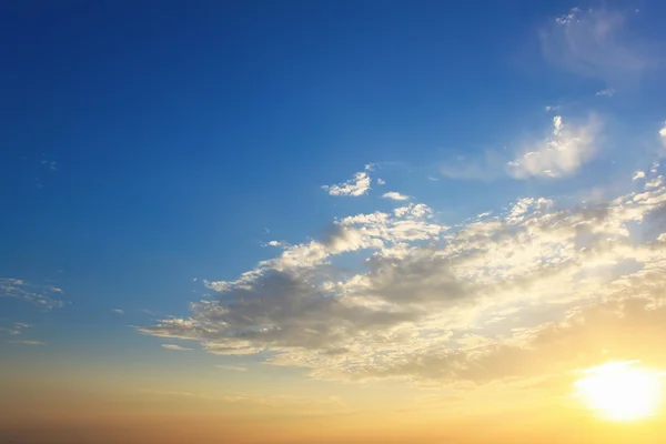 Cielo azul atardecer — Foto de Stock