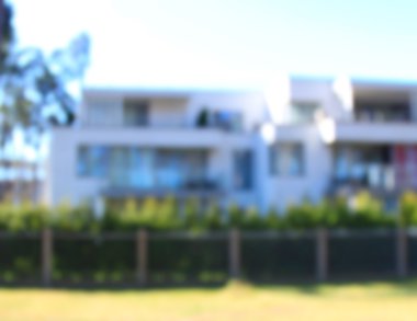 Bina ve çim bulanık görünüme