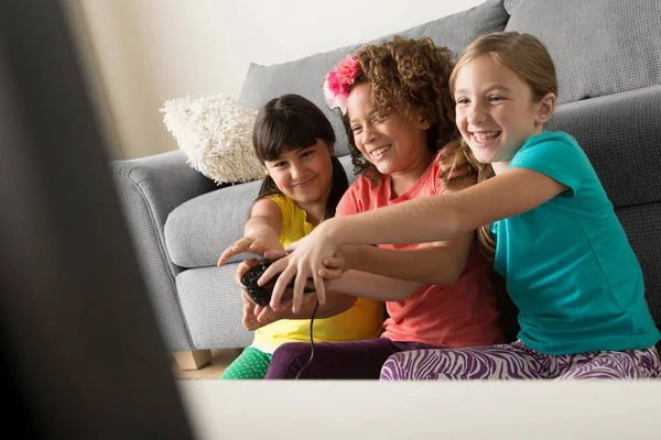 Drie Meisjes Spelen Video Game — Stockfoto