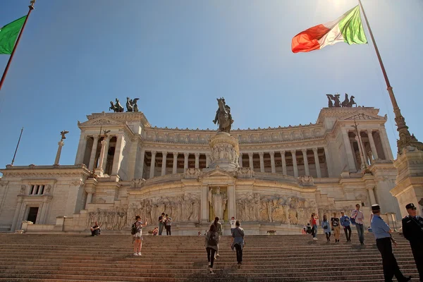 ROMA, ITALIE, 11 AVRIL 2016 : Piazza Venezia et Monumento Nazio — Photo