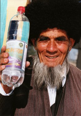 Aşgabat, Türkmenistan - Mart 09. t Türkmen adam portresi