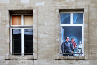 Avignon, Fransa - 1 Temmuz 2014: AVI eski bir malikane içinde pencere eşiği