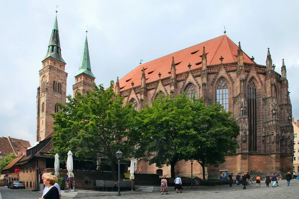 NURNBERG, GERMANIA - 13 LUGLIO 2014: Hauptmarkt, la piazza centrale — Foto Stock