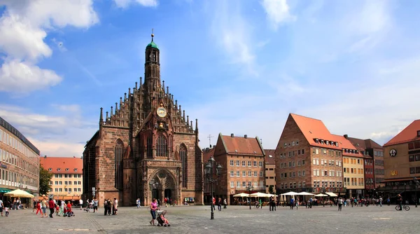 Nürnberg, Almanya - 13 Temmuz 2014: Frauenkirche (kilise La — Stok fotoğraf