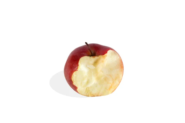 Kırmızı elma beyaz arka plan üzerinde izole kapalı ısırıldı — Stok fotoğraf