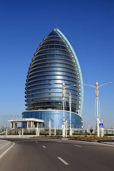 Ashgabat, Turkmenistan - October 15, 2014: Modern architecture o — Stock Photo, Image