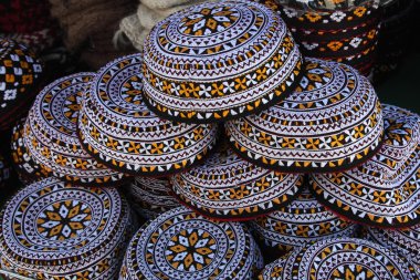 İşlemeli kafatası-kapaklar. Türkmenistan. Ashkhabad 