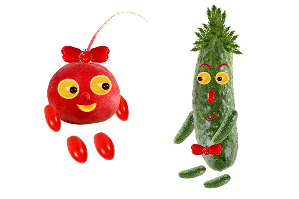 Alimentación saludable. Pequeñas personas divertidas hechas de verduras y frutas — Foto de Stock