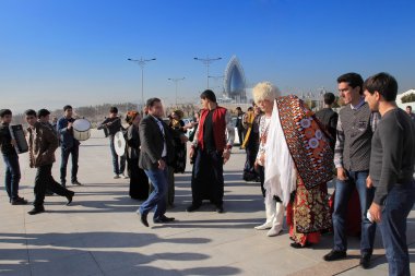 Ashgabad, Türkmenistan - 15 Ekim 2014. Gelin ve damat ben