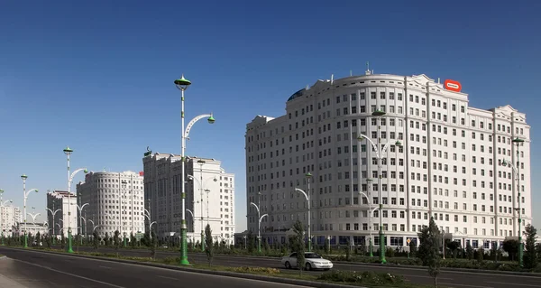 阿什哈巴德，土库曼斯坦-2014 年 10 月 15 日: 现代建筑 — 图库照片
