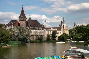 Budapeşte, Macaristan - 27 Haziran 2015: Vajdahunyad castle görünümünden