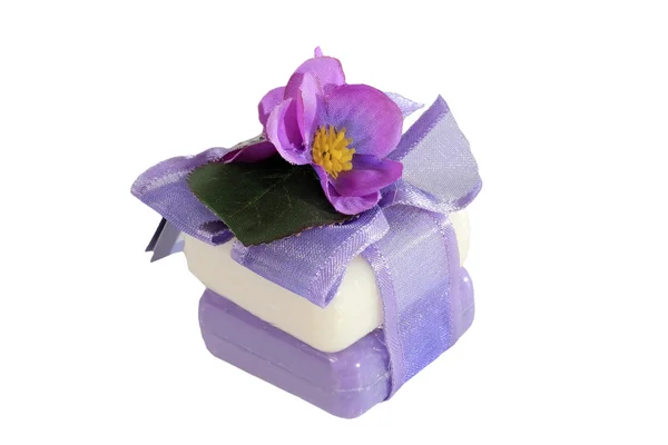 Byliny mýdlo z Provence, izolované na bílém pozadí — Stock fotografie