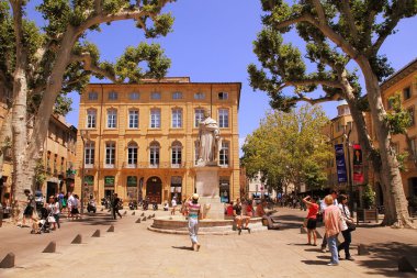  Aix-en-Provence, Fransa-1 Temmuz 2014: Cours Mirabeau, Aix-en-