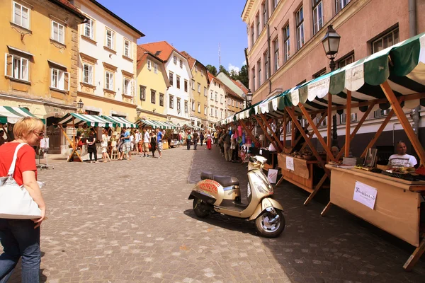 Lublana, Słowenia - 28 czerwca 2014: Street w starym mieście cen — Zdjęcie stockowe
