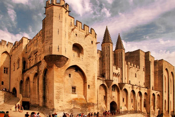 Avignon, Franciaország - július 1-jén 2014: Pápa palota Avignon melyik bec — Stock Fotó