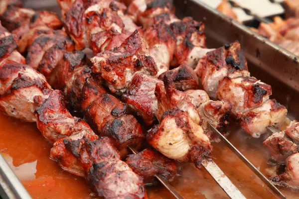 The Caucasian shish kebab on skewers — Stock Photo, Image