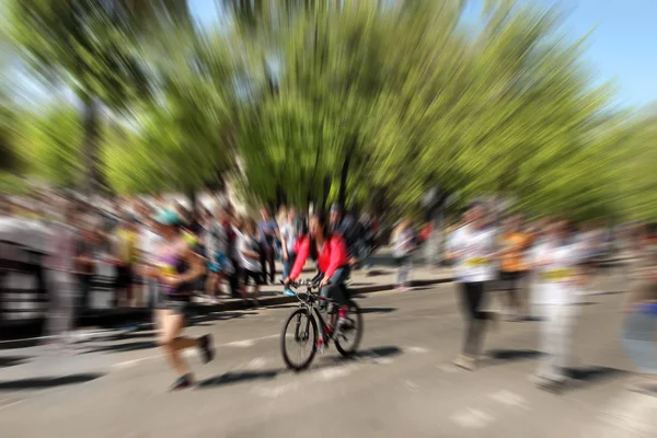 抽象的な背景。国際マラソン ランナー。ぼかし効果 — ストック写真