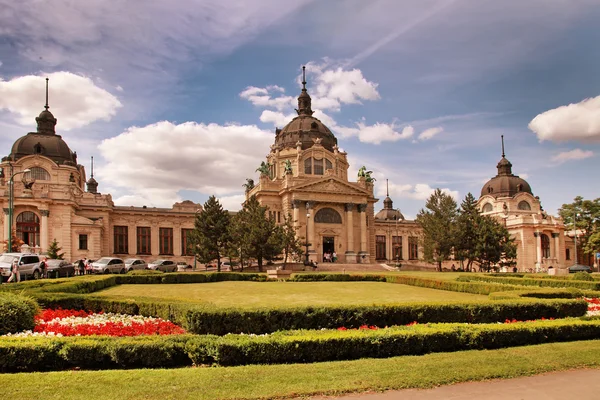 A híres Széchenyi (Széchenyi) termálfürdő, gyógy- és Strandfürdő — Stock Fotó