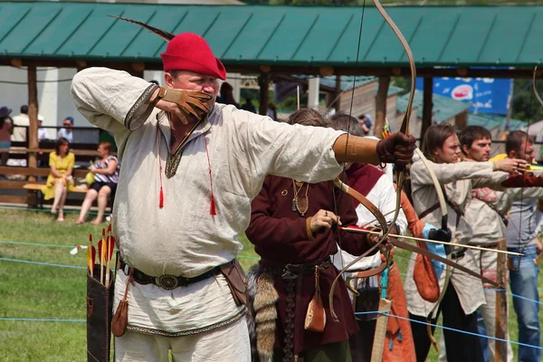 Vatra, Moldavia. 28 de junio de 2015. Festival Medieval. Res históricas —  Fotos de Stock