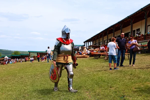 Vatra, Moldavia. 28 de junio de 2015. Festival Medieval. Partic desconocido —  Fotos de Stock