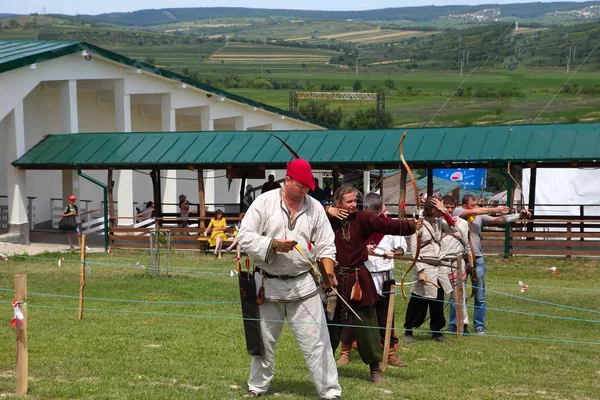 Vatra, Moldavia. 28 de junio de 2015. Festival Medieval. Res históricas —  Fotos de Stock