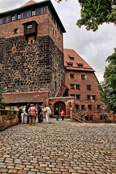 Nurnberg, Duitsland - 13 juli 2014. De beroemde Kaiserburg bekijken — Stockfoto