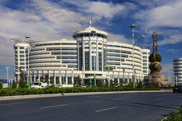 Asjchabad, Turkmenistan - 20 oktober 2015. Del av komplexet — Stockfoto