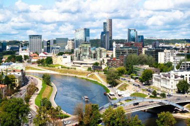 Vilnius 'un modern şehrinin panoramik görüntüsü