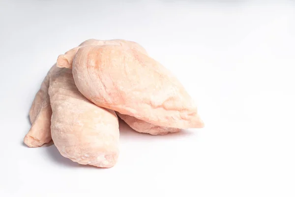 Zamrożony Filet Kurczaka Białym Talerzu Iqf Kurczaka — Zdjęcie stockowe