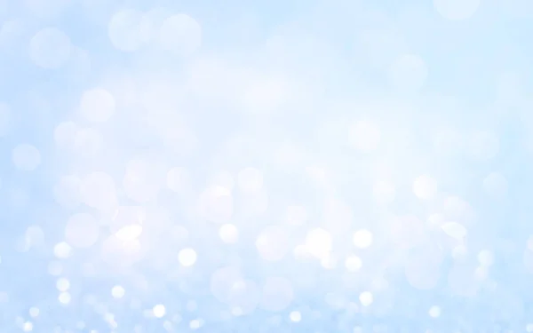 摘要节日背景 美丽闪亮的圣诞灯饰 冬天的雪花 闪亮的魔法壶 紫罗兰抽象的背景柔和的焦点 柔和的光 — 图库照片