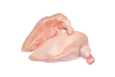 İki parça Chiken Supreme. Tecrit. Beyaz arka planda kanatlı taze tavuk filetosu. Beyaz arka planda çiğ tavuk eti. Sağlıklı yiyecek..