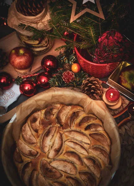 Святковий Стіл Стиль Прикрашений Зірками Вогнями Яблучним Пирогом Різдво — стокове фото