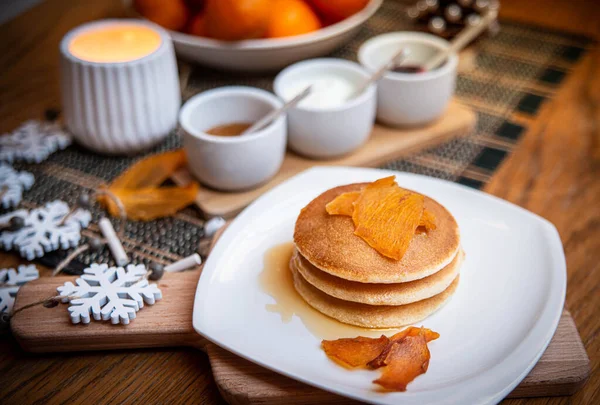 Decorated Christmas Dish Breakfast Pancakes Tangerines Table — Stock Photo, Image
