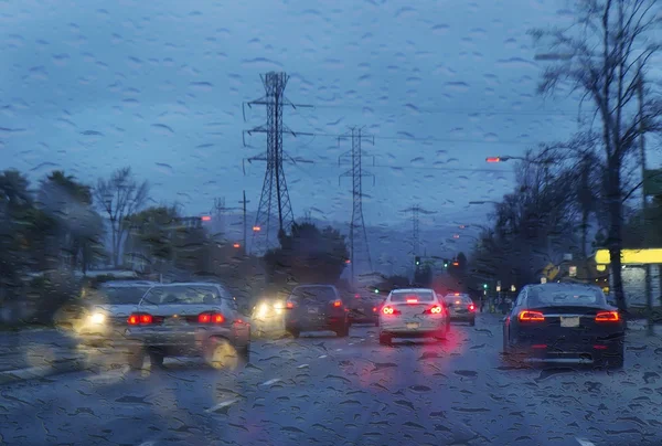 晚上在雨中驾驶 — 图库照片