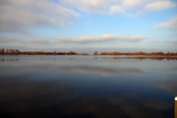 Nuages Blancs Sur Ciel Bleu Azur Reflet Surface Eau Rottemeren — Photo