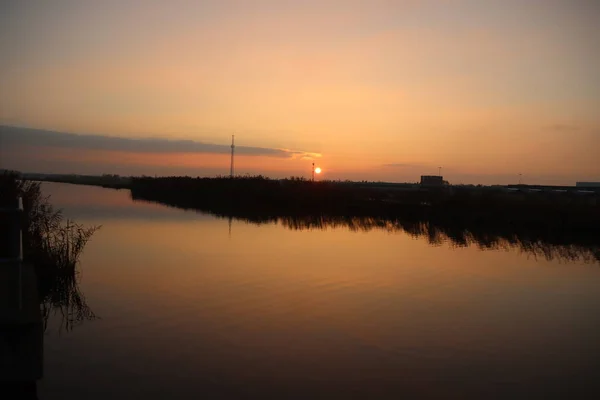 Puesta Sol Sobre Río Rotte Zevenhuizen Con Molinos Viento Molenviergang — Foto de Stock