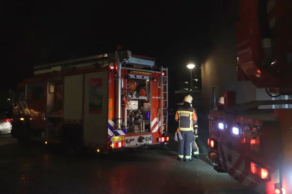 Fire Department Nieuwerkerk Aan Den Ijssel Busy Fighting Fire Evenings Stockafbeelding