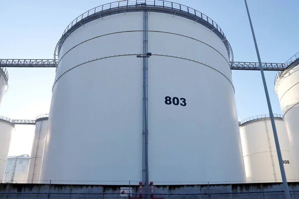Réservoirs Stockage Pétrole Carburant Brut Raffinerie Exxon Mobil Dans Port — Photo